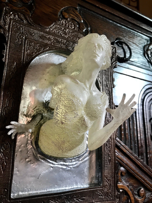 Ghost in the Mirror Wall Plaque, Large Version, Resin |Victorian Gothic Haunted Wall Art |Gift for Halloween and Spooky Home Decor