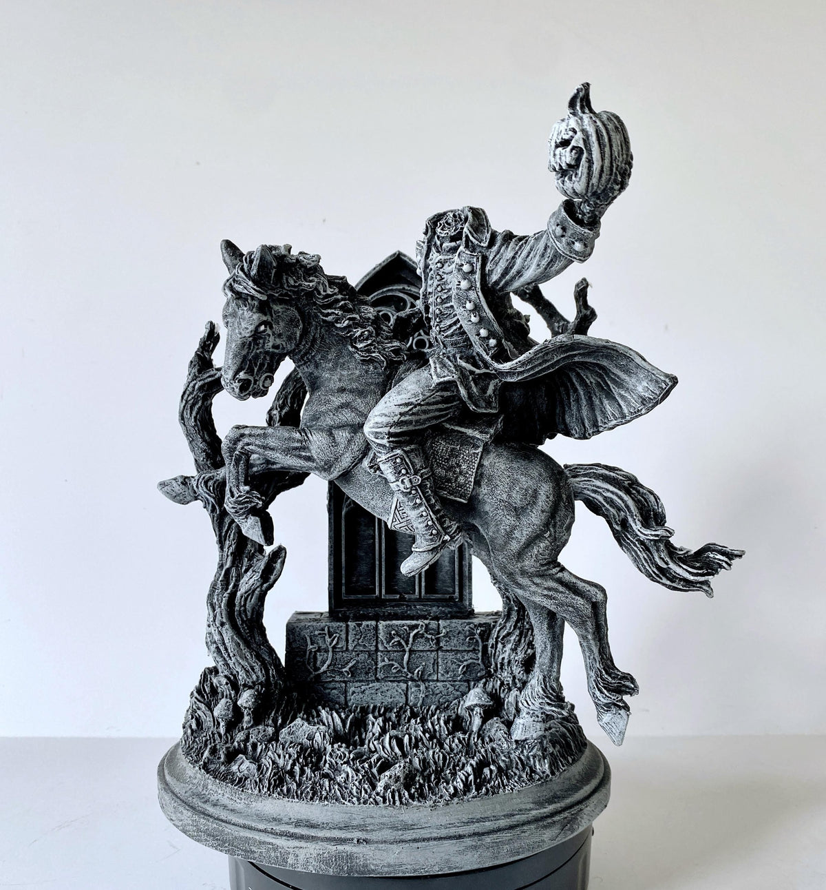 Headless Horseman Riding Statue, Hand Painted Resin Sculpture | Gothic Legend of Sleepy Hollow Figurine | Dark Folklore Art for Spooky Decor