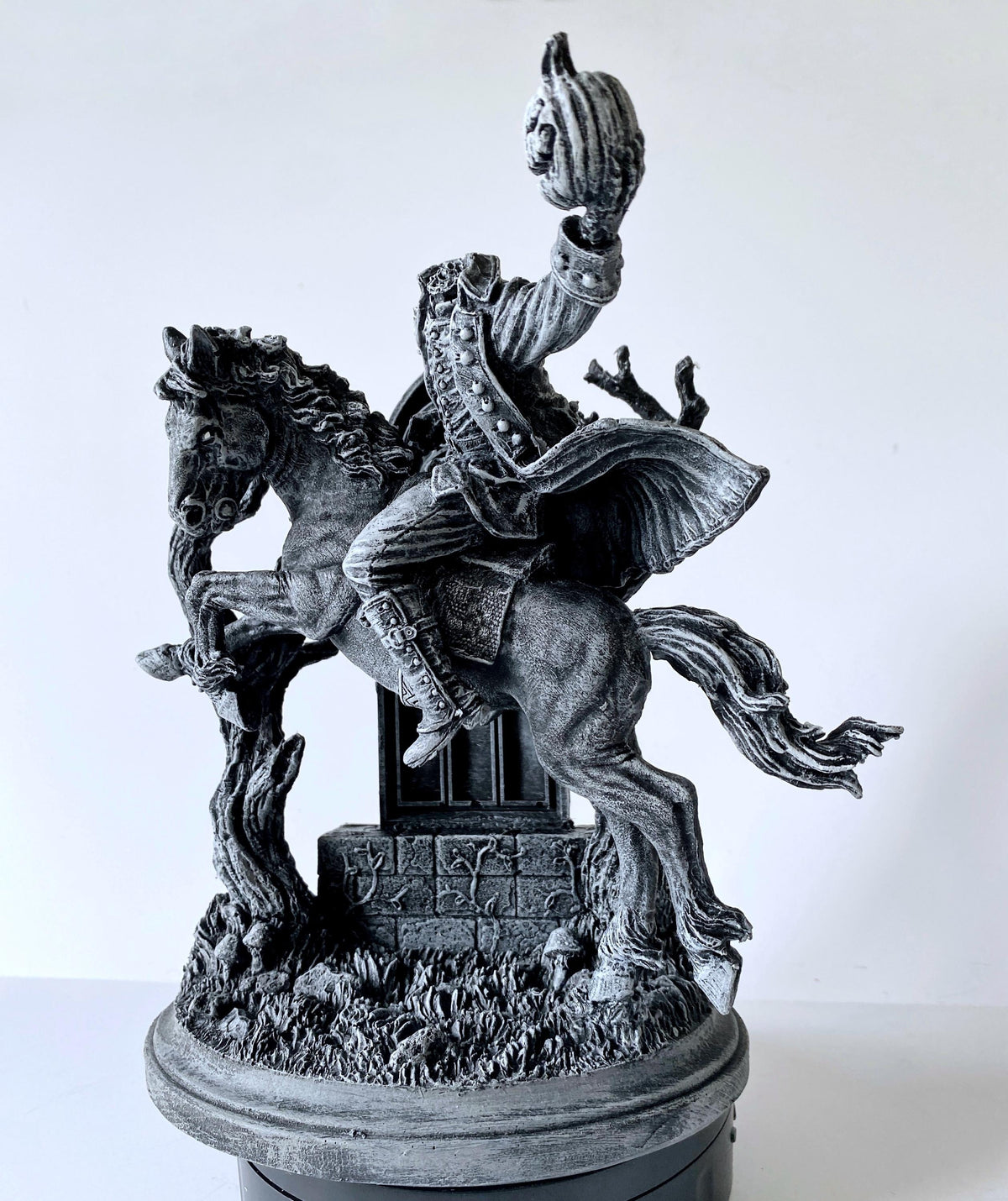 Headless Horseman Riding Statue, Hand Painted Resin Sculpture | Gothic Legend of Sleepy Hollow Figurine | Dark Folklore Art for Spooky Decor