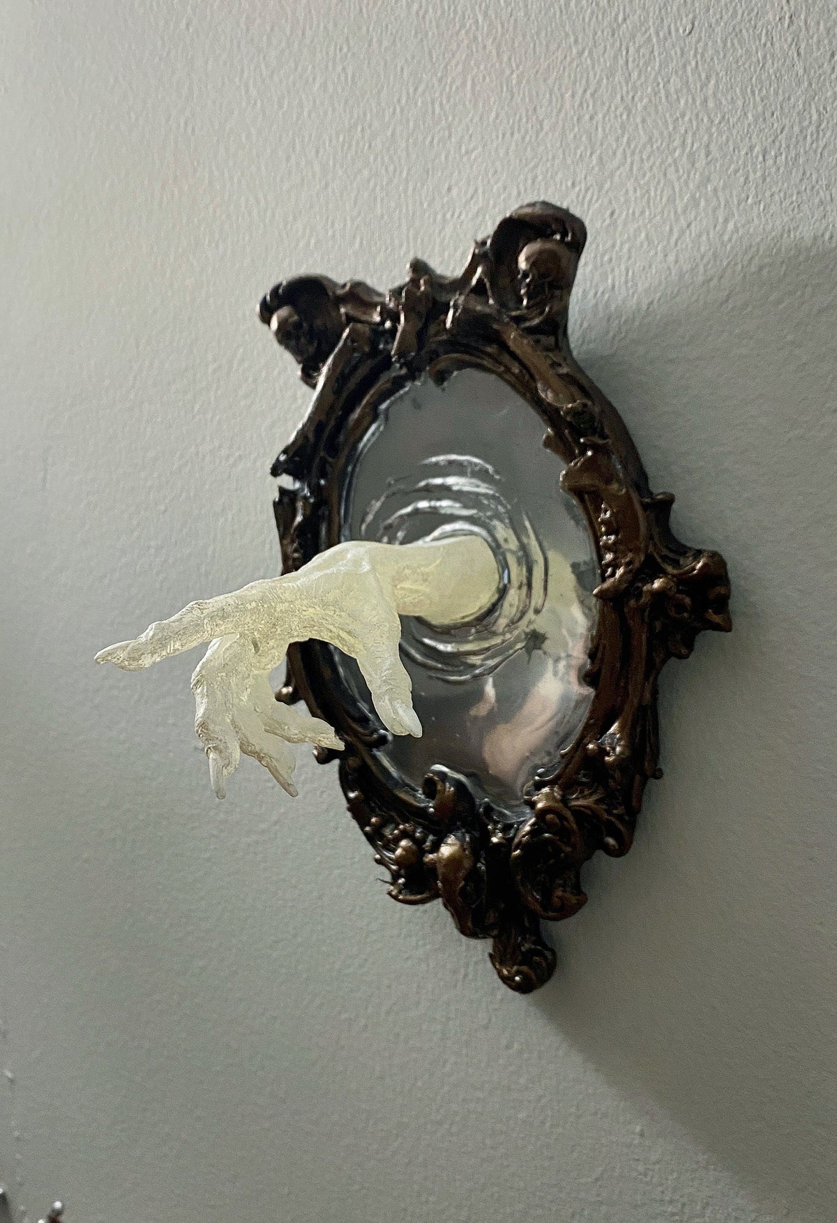 Spectral Hand Wall Plaque, White Version, Resin | Victorian Gothic Haunted Wall Art |Ghost Hand Gift for Halloween, Spooky Home Decor