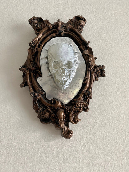 Spectral Skull Wall Plaque, White Version, Resin | Victorian Gothic Haunted Wall Art |Ghost Skull in Mirror for Halloween, Spooky Home Decor