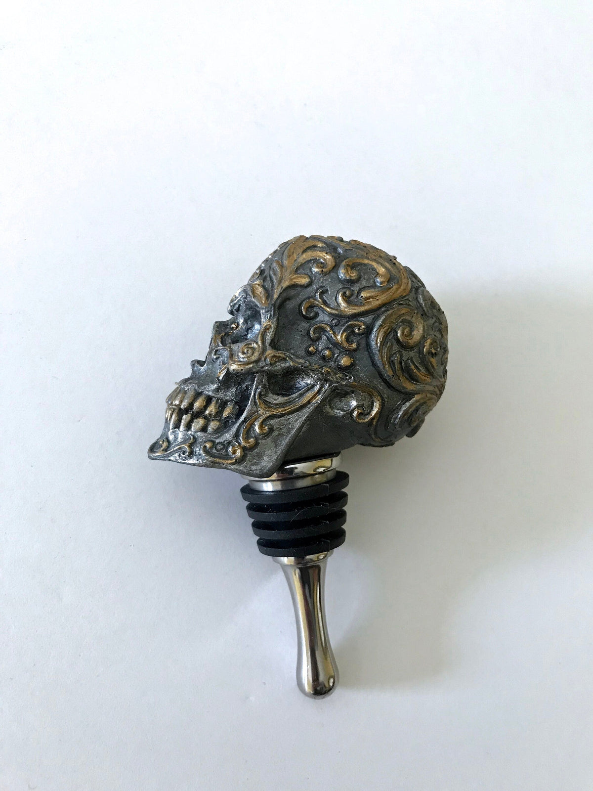 Ornate Skull Winestopper